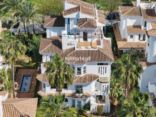 Takvåning i Nueva Andalucía