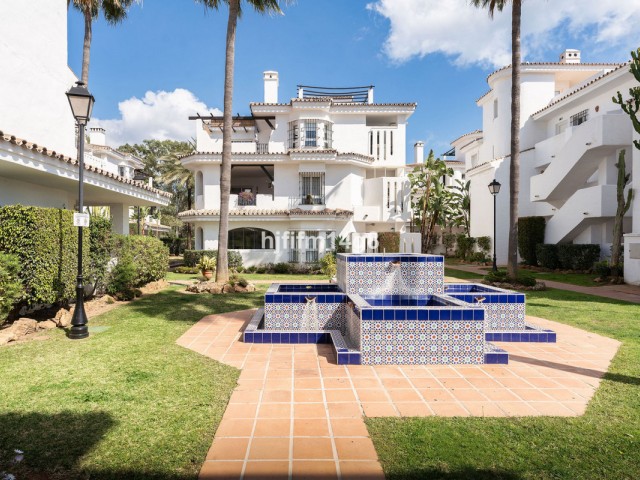 Takvåning i Nueva Andalucía