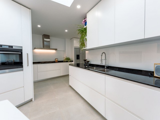 4 Soveroms Villa i Benahavís