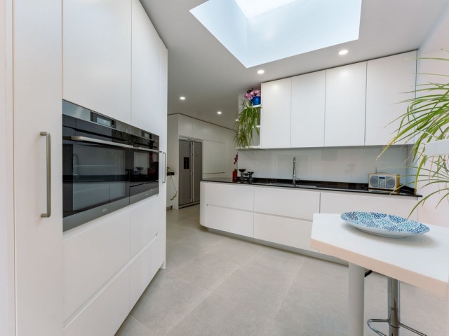 4 Makuuhuoneen Huvila Benahavís