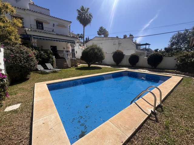 3 Schlafzimmer Villa in Nueva Andalucía