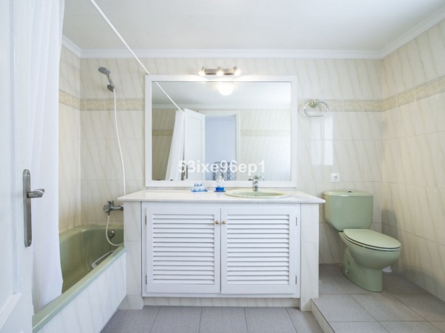 3 Makuuhuoneen Rivitalo Estepona