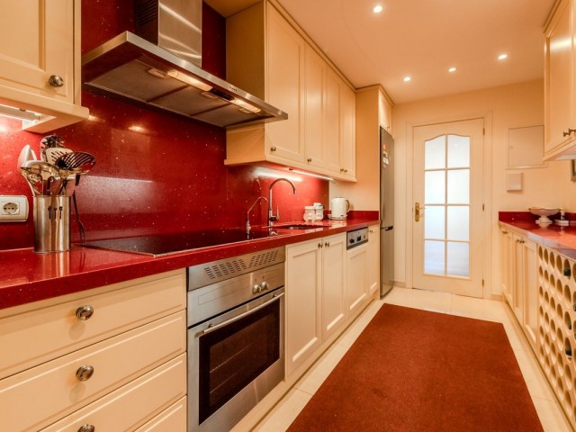 2 Makuuhuoneen Huoneisto Puerto Banús