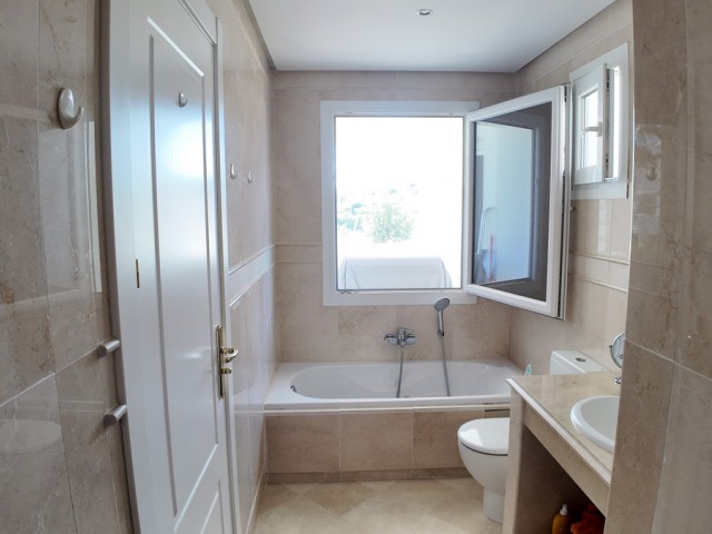 2 Schlafzimmer Apartment in Nueva Andalucía