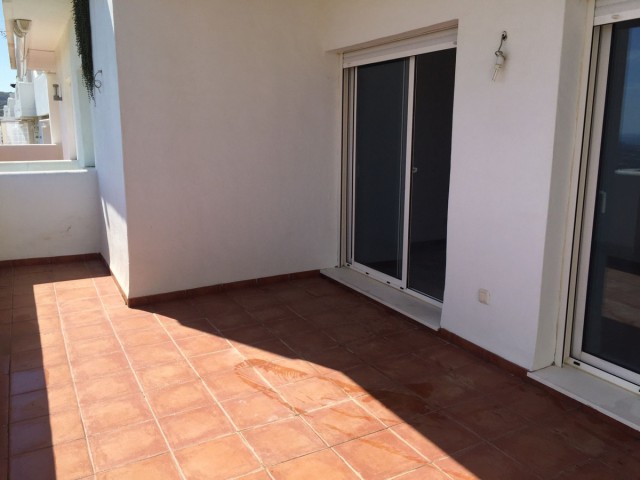 4 Bedrooms Apartment in Valle Romano