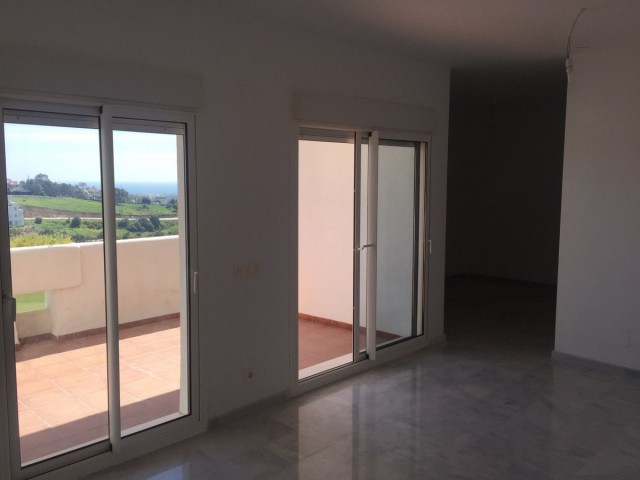 4 Bedrooms Apartment in Valle Romano