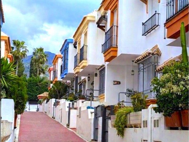 Rivitalo, Marbella