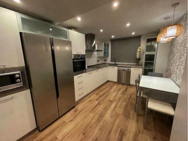 4 Schlafzimmer Reihenhaus in Marbella