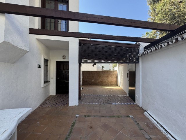 7 Slaapkamer Rijtjeshuis in Marbella