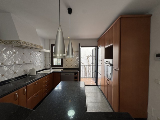 7 Slaapkamer Rijtjeshuis in Marbella