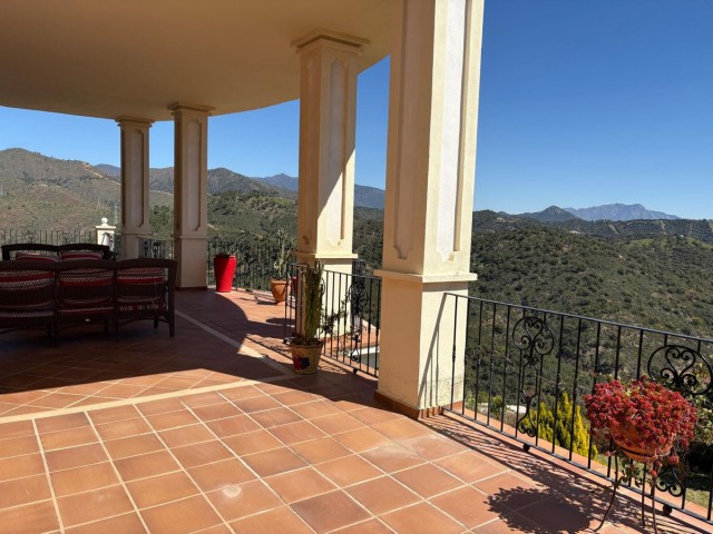 7 Schlafzimmer Villa in Estepona