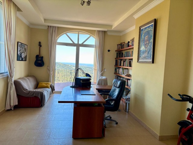 7 Schlafzimmer Villa in Estepona