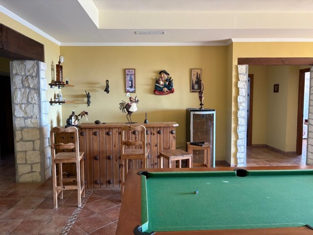 7 Schlafzimmer Villa in Estepona
