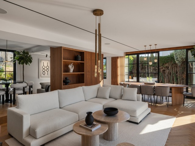 Huvila, Nueva Andalucia