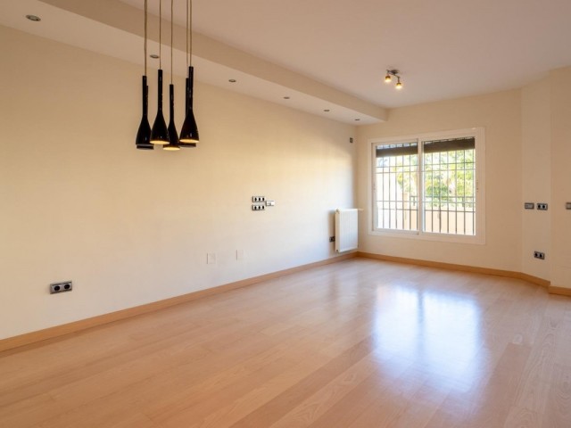 Rijtjeshuis, Los Pacos, R5344432