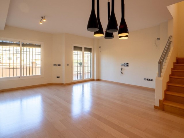 4 Soveroms Rekkehus i Los Pacos