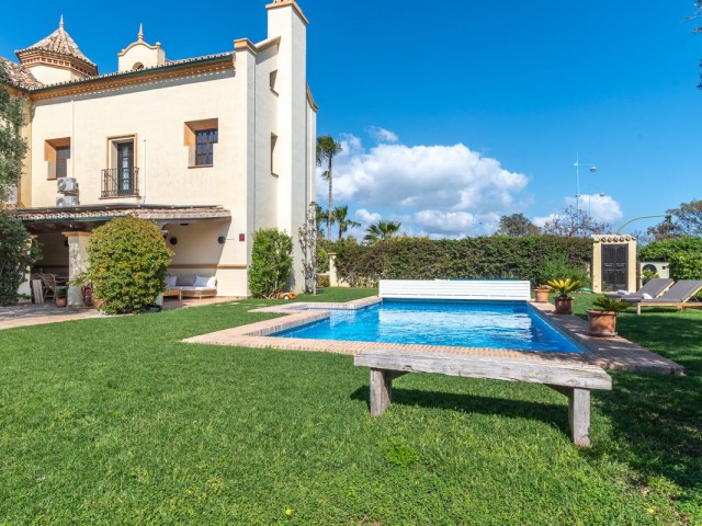 5 Bedrooms Villa in San Pedro de Alcántara