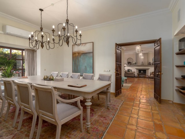 5 Bedrooms Villa in San Pedro de Alcántara