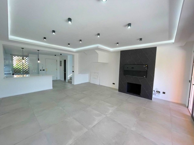 3 Bedrooms Townhouse in El Paraiso