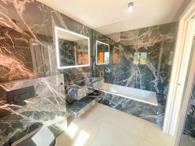 3 Bedrooms Townhouse in El Paraiso