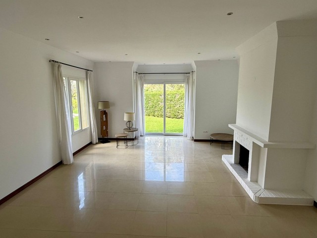 6 Makuuhuoneen Huvila Sotogrande Costa