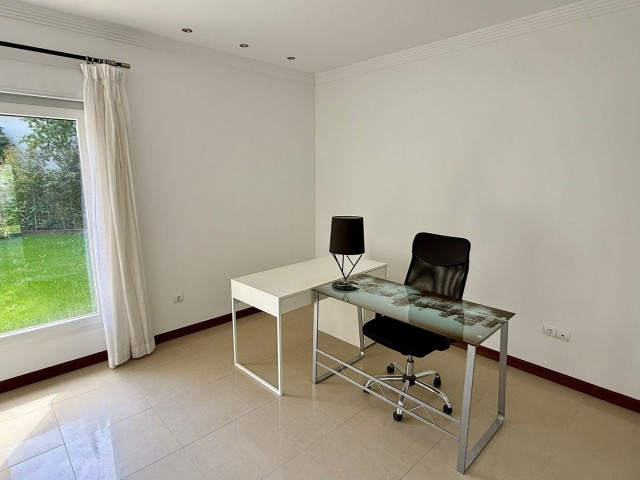 6 Makuuhuoneen Huvila Sotogrande Costa