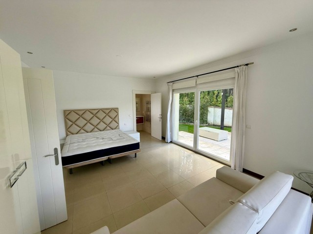 6 Makuuhuoneen Huvila Sotogrande Costa