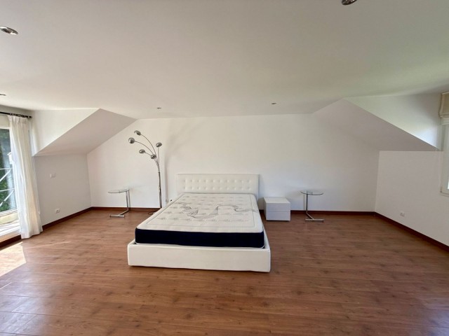 6 Makuuhuoneen Huvila Sotogrande Costa