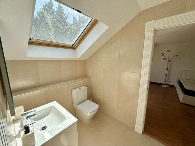 6 Makuuhuoneen Huvila Sotogrande Costa