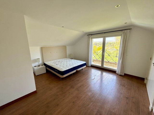 6 Makuuhuoneen Huvila Sotogrande Costa