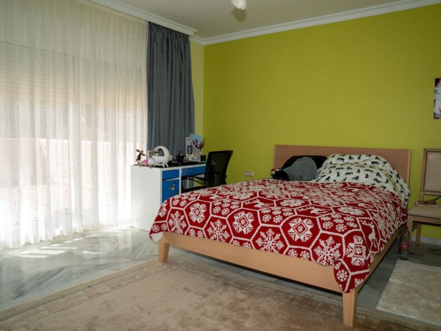 4 Makuuhuoneen Huvila Elviria