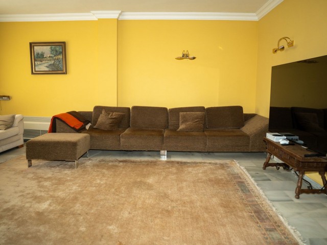 4 Makuuhuoneen Huvila Elviria