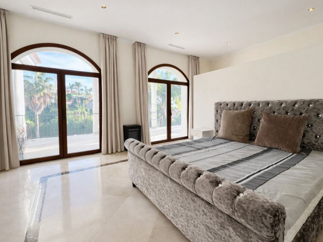 7 Makuuhuoneen Huvila Benahavís