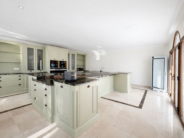 7 Makuuhuoneen Huvila Benahavís