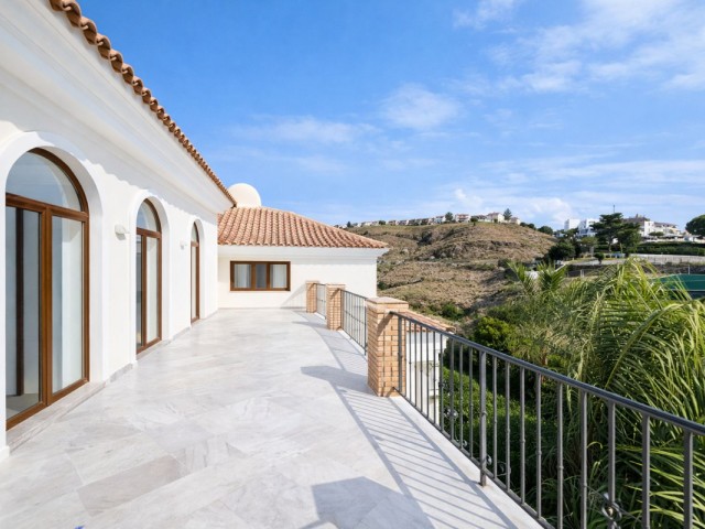 7 Soveroms Villa i Benahavís