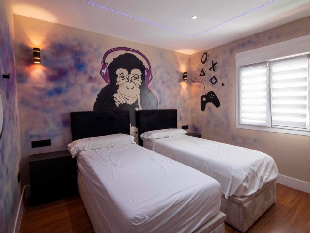 Apartamento con 3 Dormitorios  en Puerto Banús