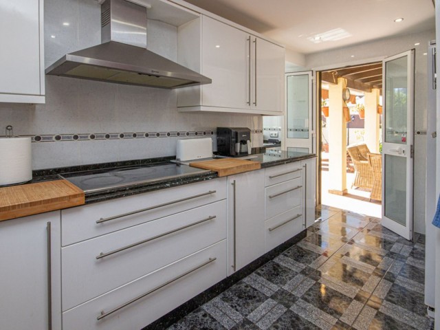 3 Makuuhuoneen Huvila Marbesa