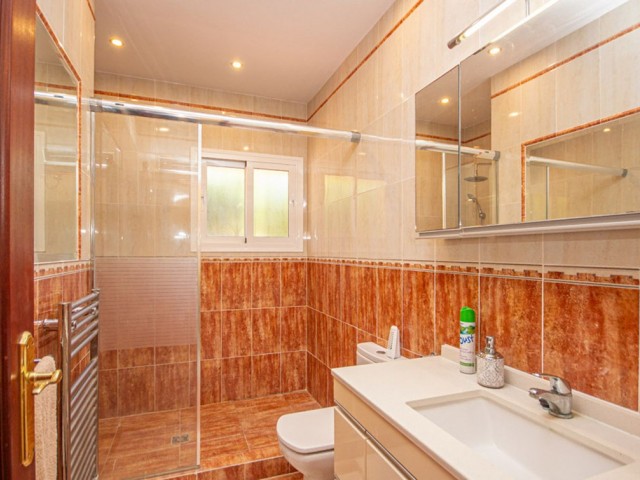 3 Makuuhuoneen Huvila Marbesa