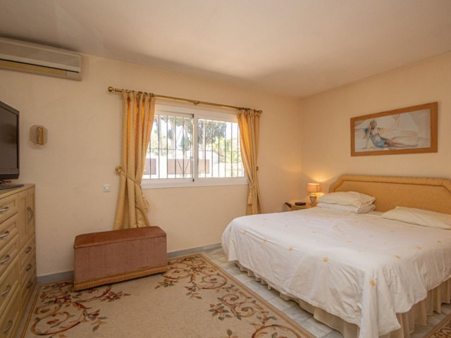 3 Makuuhuoneen Huvila Marbesa