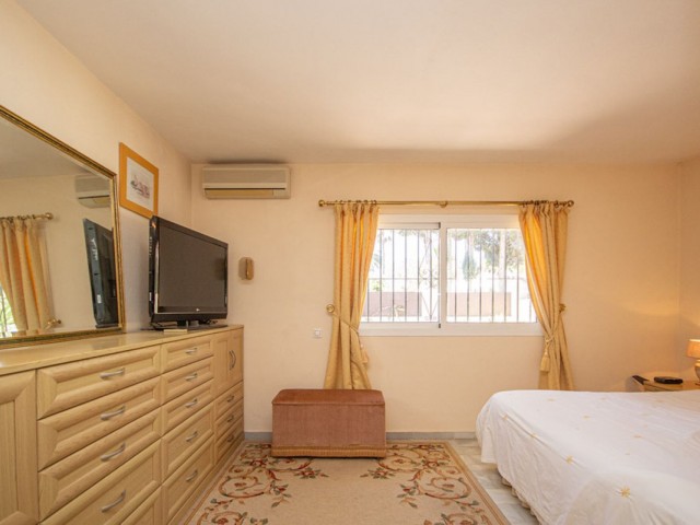 3 Makuuhuoneen Huvila Marbesa