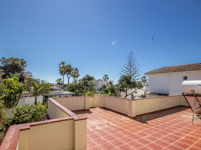 3 Makuuhuoneen Huvila Marbesa