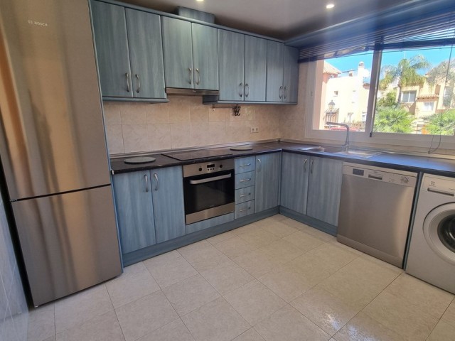 3 Slaapkamer Rijtjeshuis in Nueva Andalucía