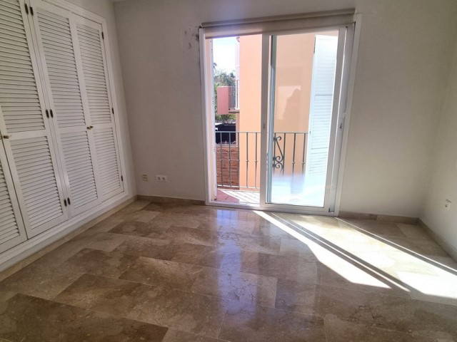 3 Slaapkamer Rijtjeshuis in Nueva Andalucía