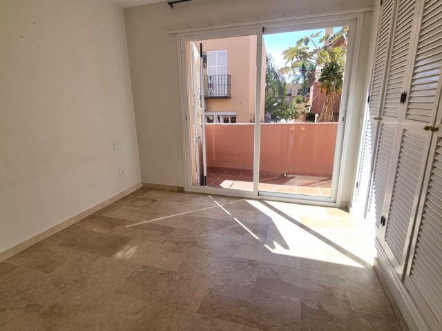 3 Slaapkamer Rijtjeshuis in Nueva Andalucía