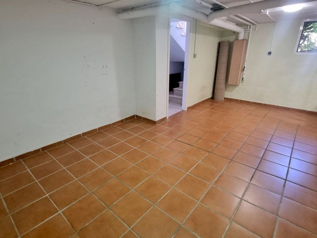 3 Slaapkamer Rijtjeshuis in Nueva Andalucía