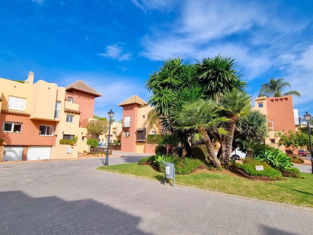 3 Slaapkamer Rijtjeshuis in Nueva Andalucía