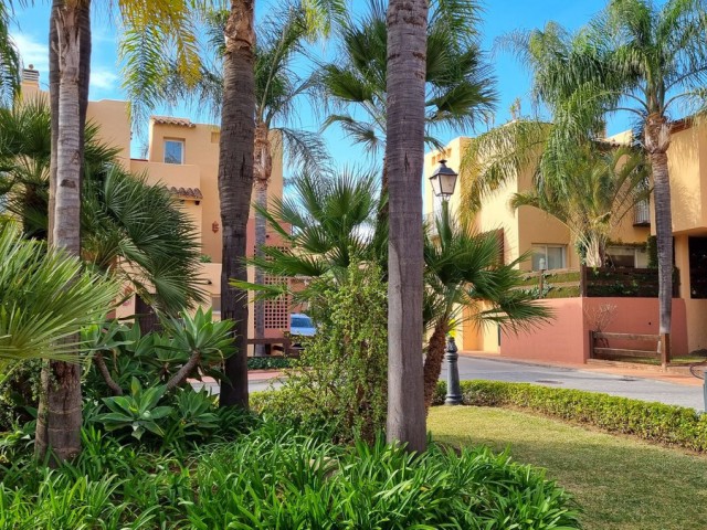 3 Slaapkamer Rijtjeshuis in Nueva Andalucía