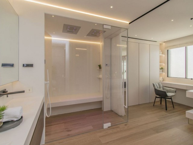 4 Soveroms Rekkehus i Puerto Banús