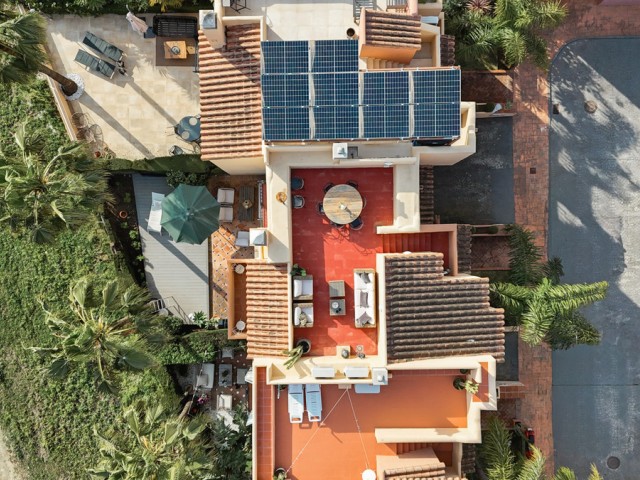 4 Makuuhuoneen Rivitalo Nueva Andalucía