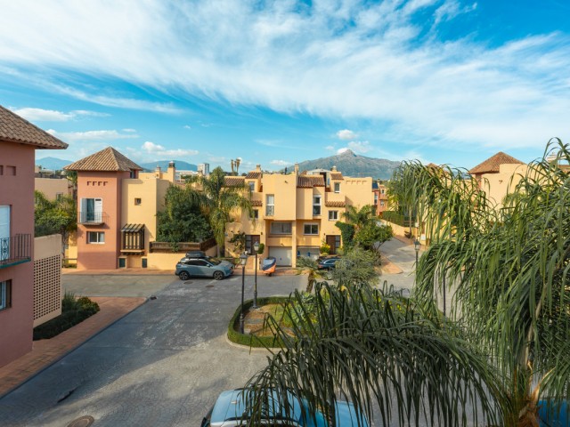 4 Makuuhuoneen Rivitalo Nueva Andalucía